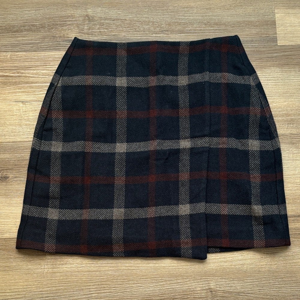 Uniqlo Navy and Red Plaid Mini Skirt
